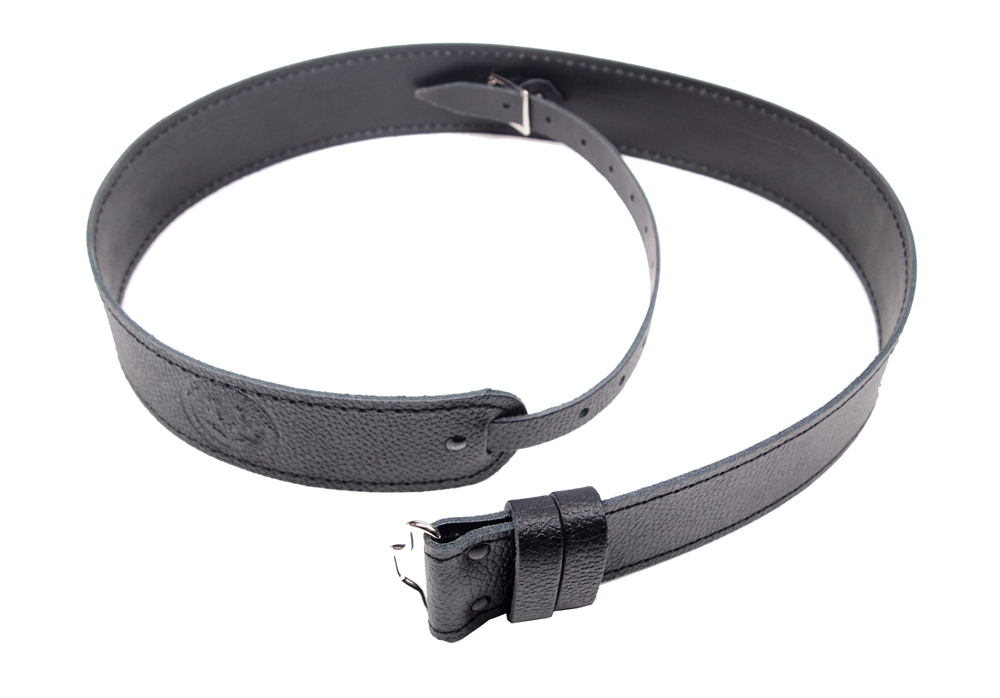 Grain buckle and strap kilt belt detail view 2