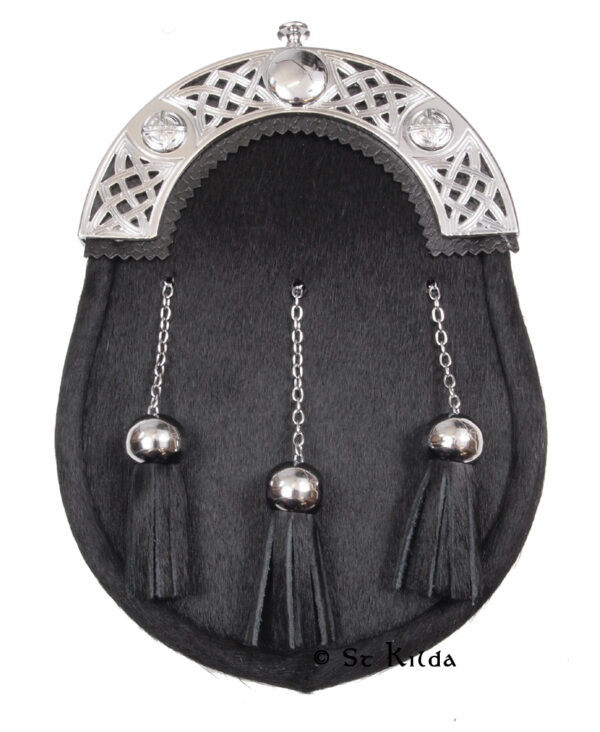 Pierced dress sporran with chrome cantle