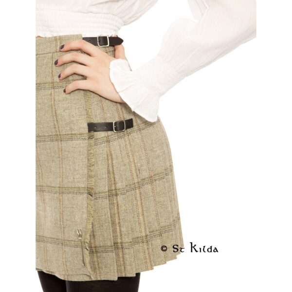 Ladies Tweed Kilted Skirt Detail Ladies tweed kilted skirt, alternate view